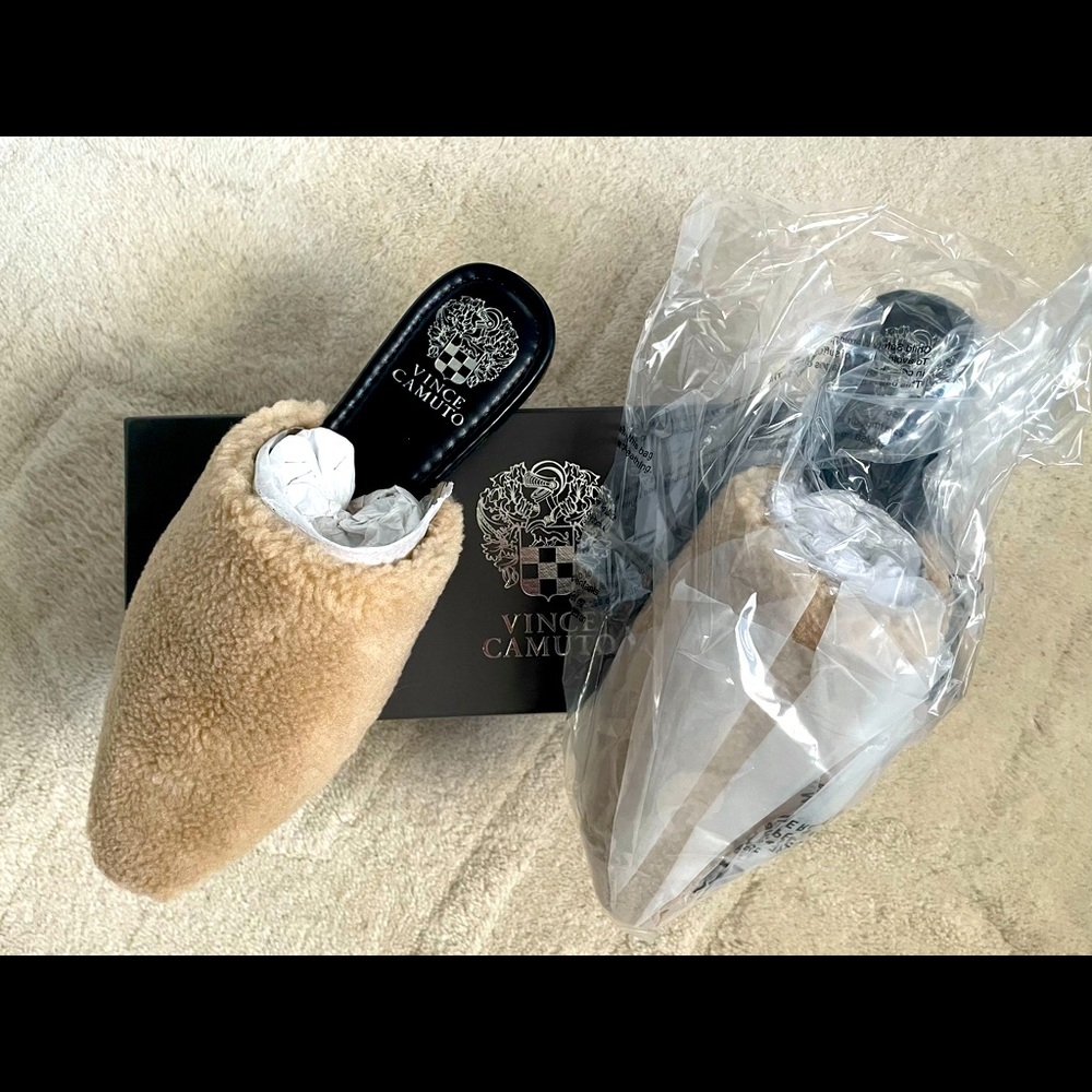 Adorable Sherpa slides! Perfect for fall